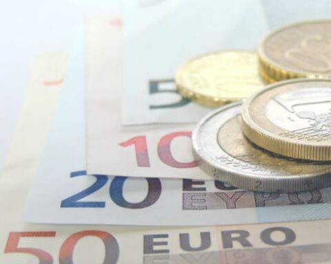 EUR/USD Steady at $1.19