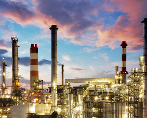 Crypto–Tech Rally Falters as Oil and Gold Track US–Iran Nuclear Talks