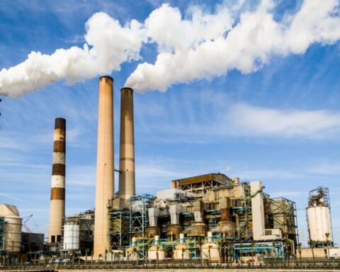oil barrels geopolitics affects oil prices energy crisis investor guide