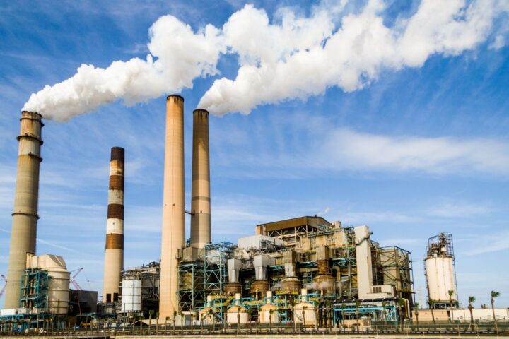 oil barrels geopolitics affects oil prices energy crisis investor guide